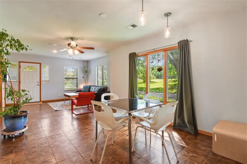 528 Old Mcdade Road Elgin TX 78621