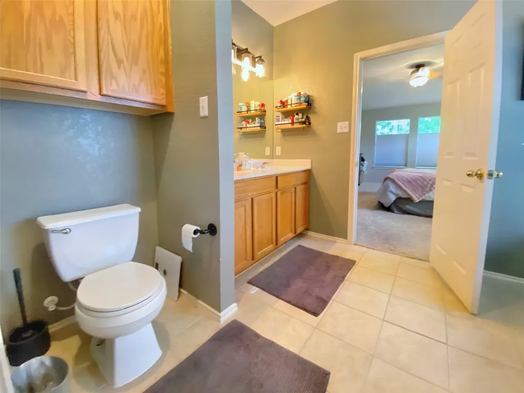 701 Sampson Kyle TX 78640