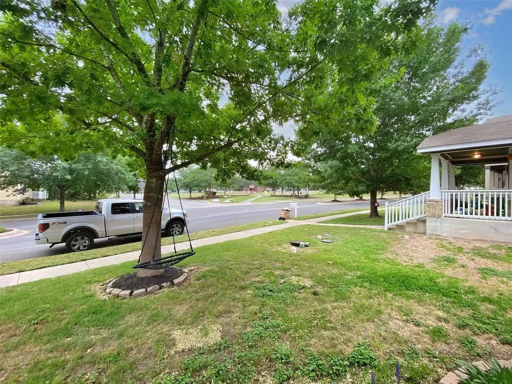 701 Sampson Kyle TX 78640