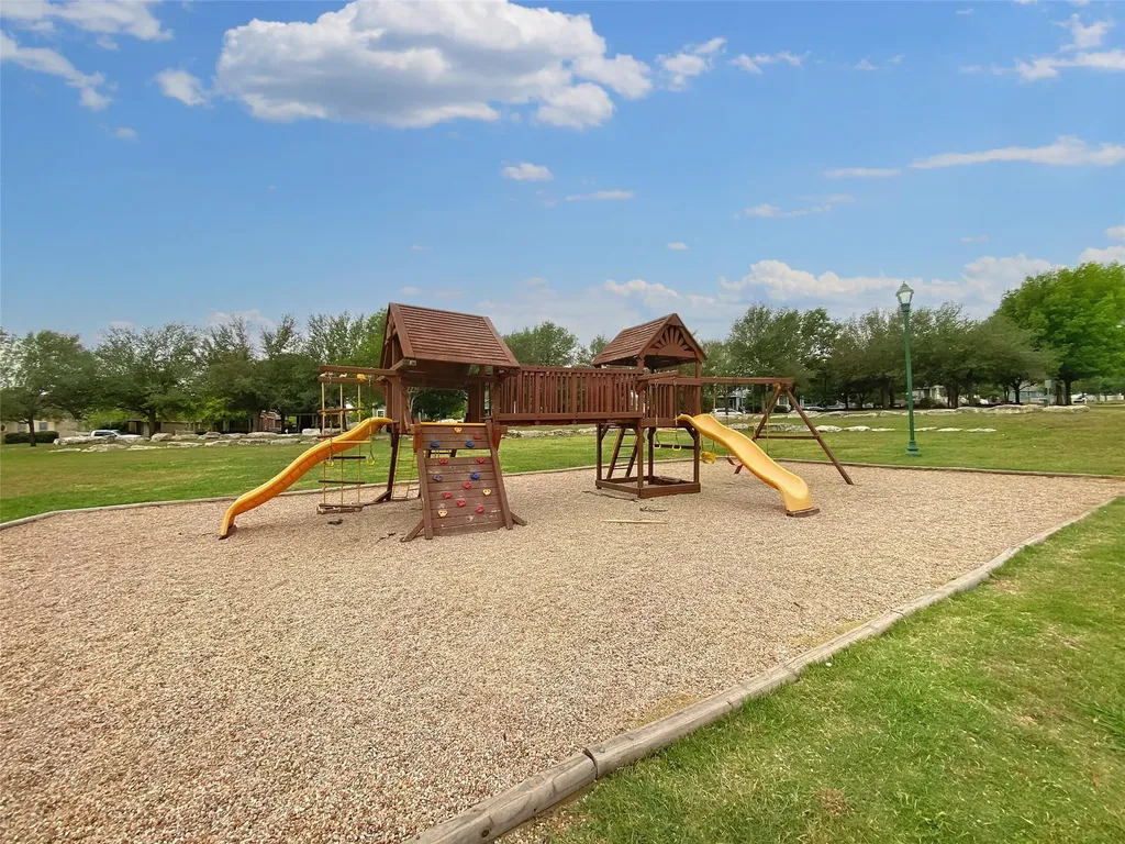 701 Sampson Kyle TX 78640