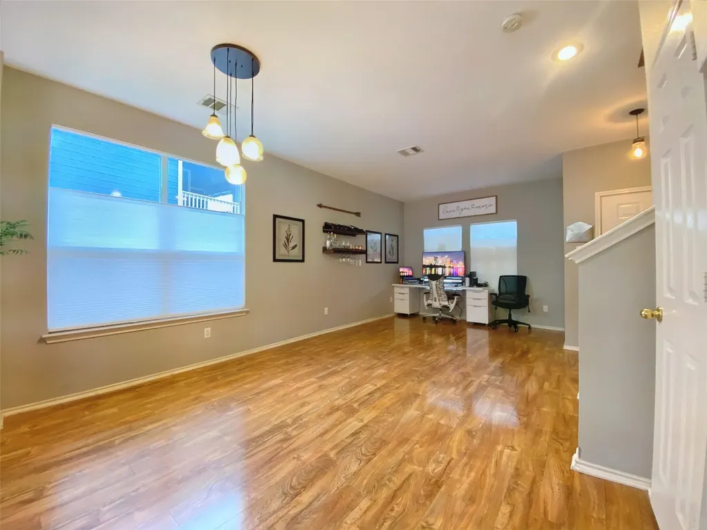 701 Sampson Kyle TX 78640
