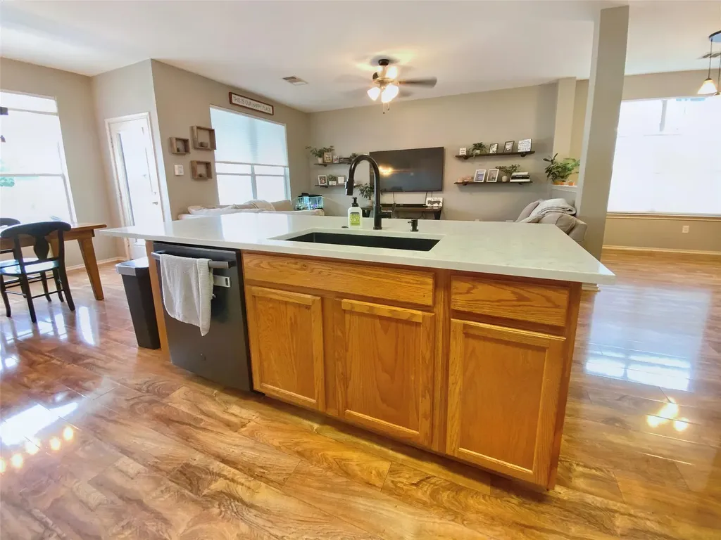 701 Sampson Kyle TX 78640