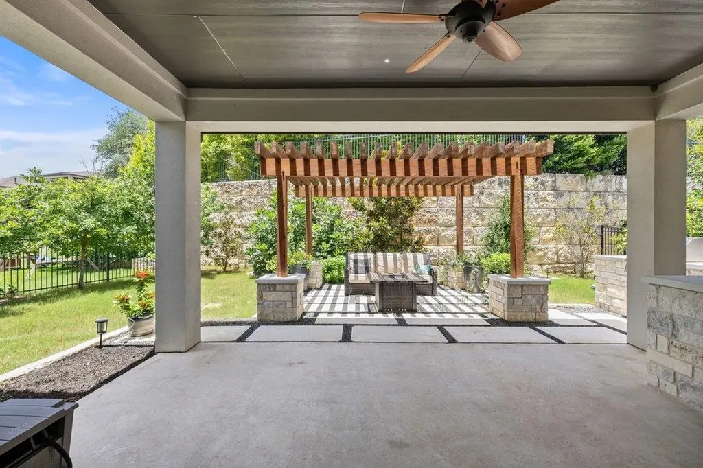 2307 Cades Spirit Bend Austin TX 78738