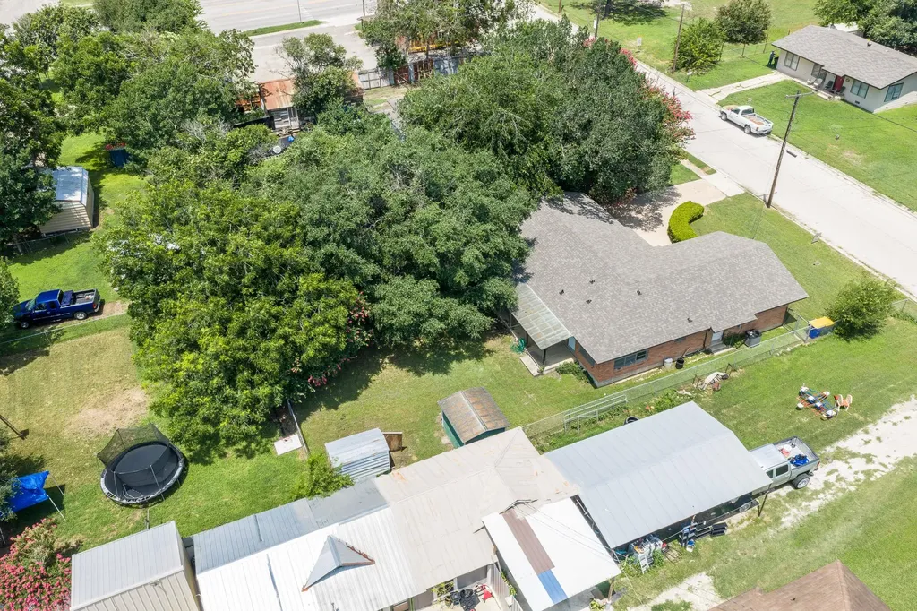 116 E Wallace Street Gonzales TX 78629