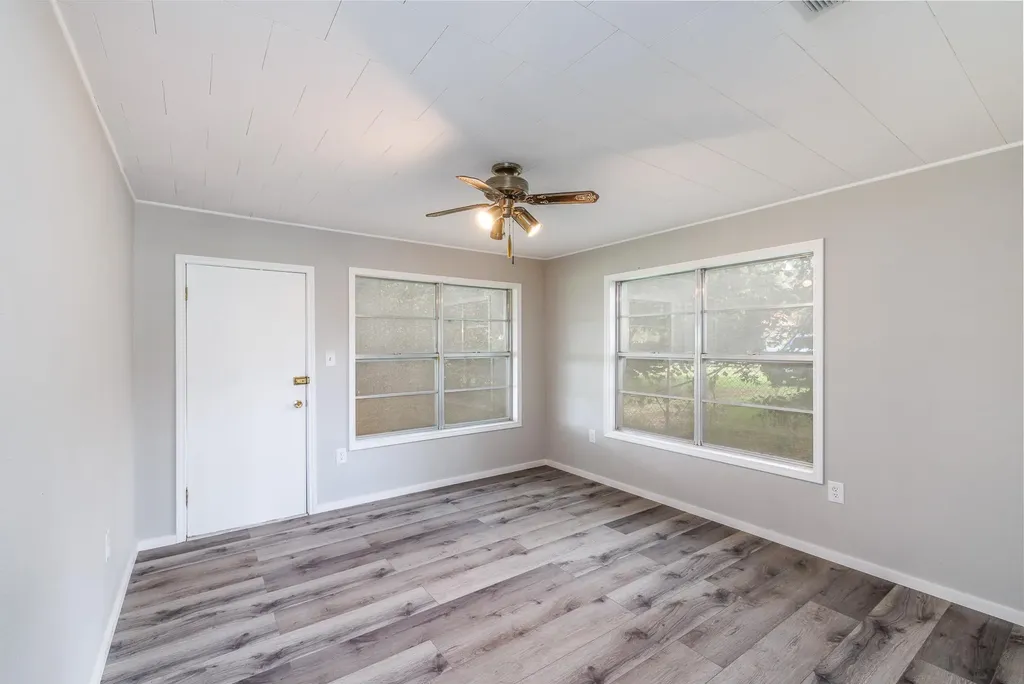 116 E Wallace Street Gonzales TX 78629