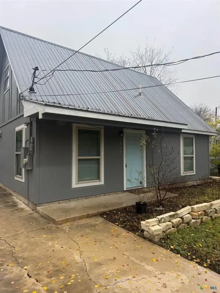 622 Trinity Street Lockhart TX 78644