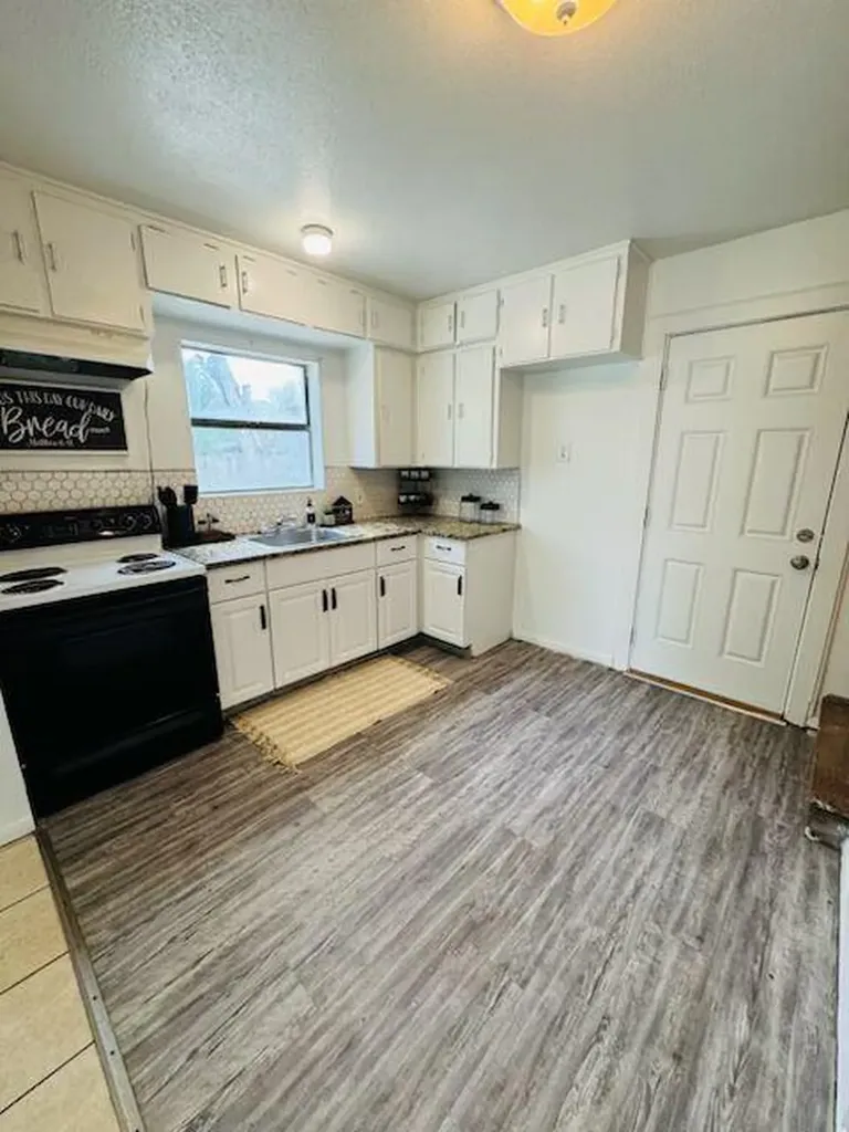 622 Trinity Street Lockhart TX 78644