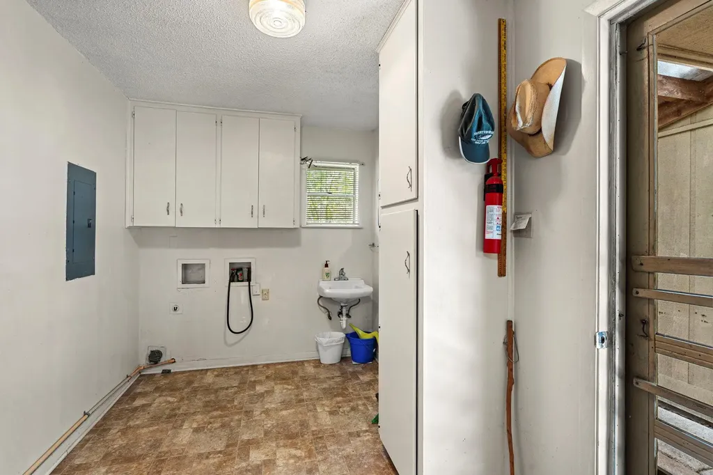 3511 Wyldwood Road Austin TX 78739