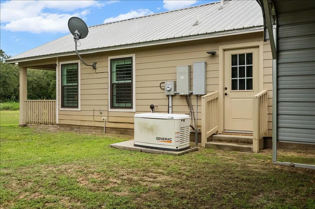 608 Whistleville Road Flatonia TX 78941