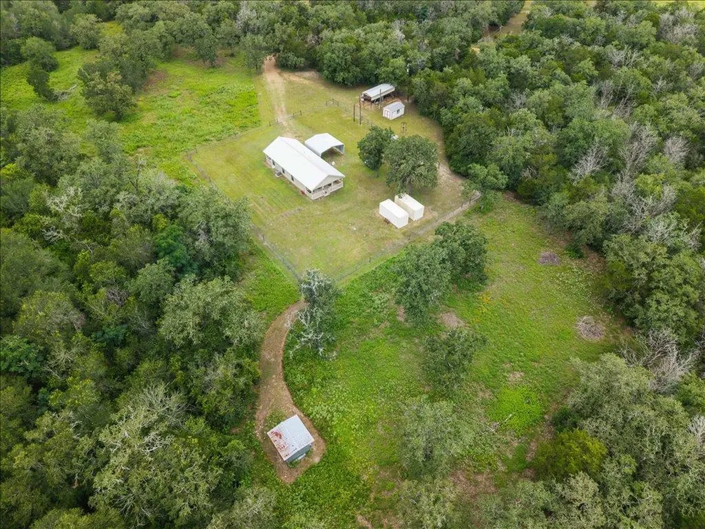 608 Whistleville Road Flatonia TX 78941