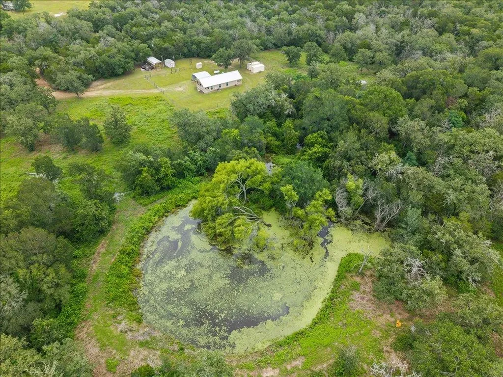 608 Whistleville Road Flatonia TX 78941