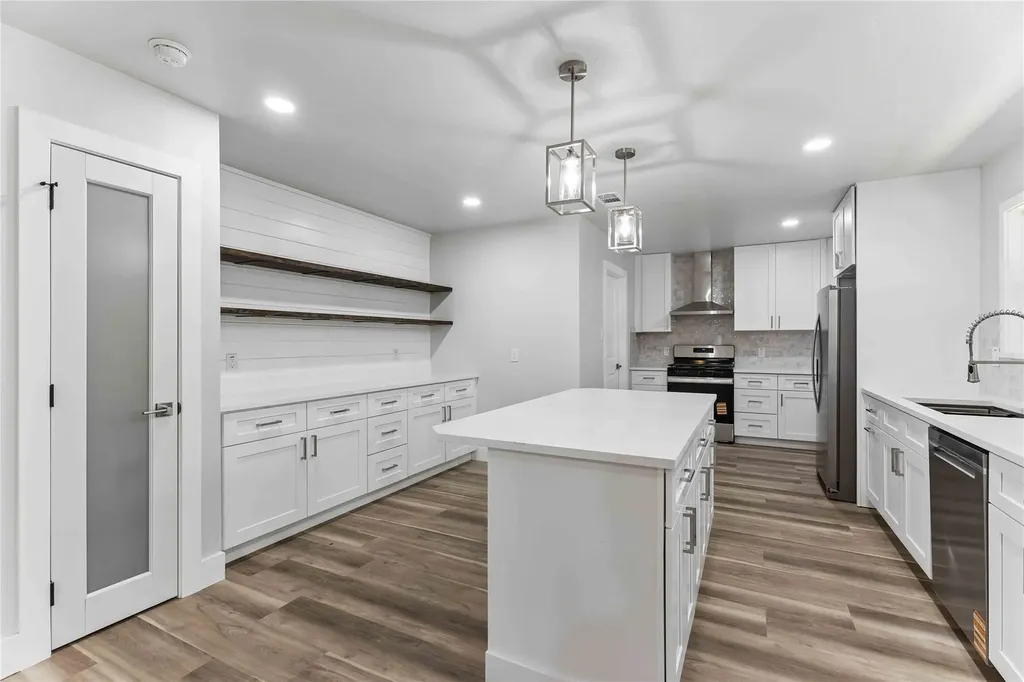 2306 Standish Drive Austin TX 78745