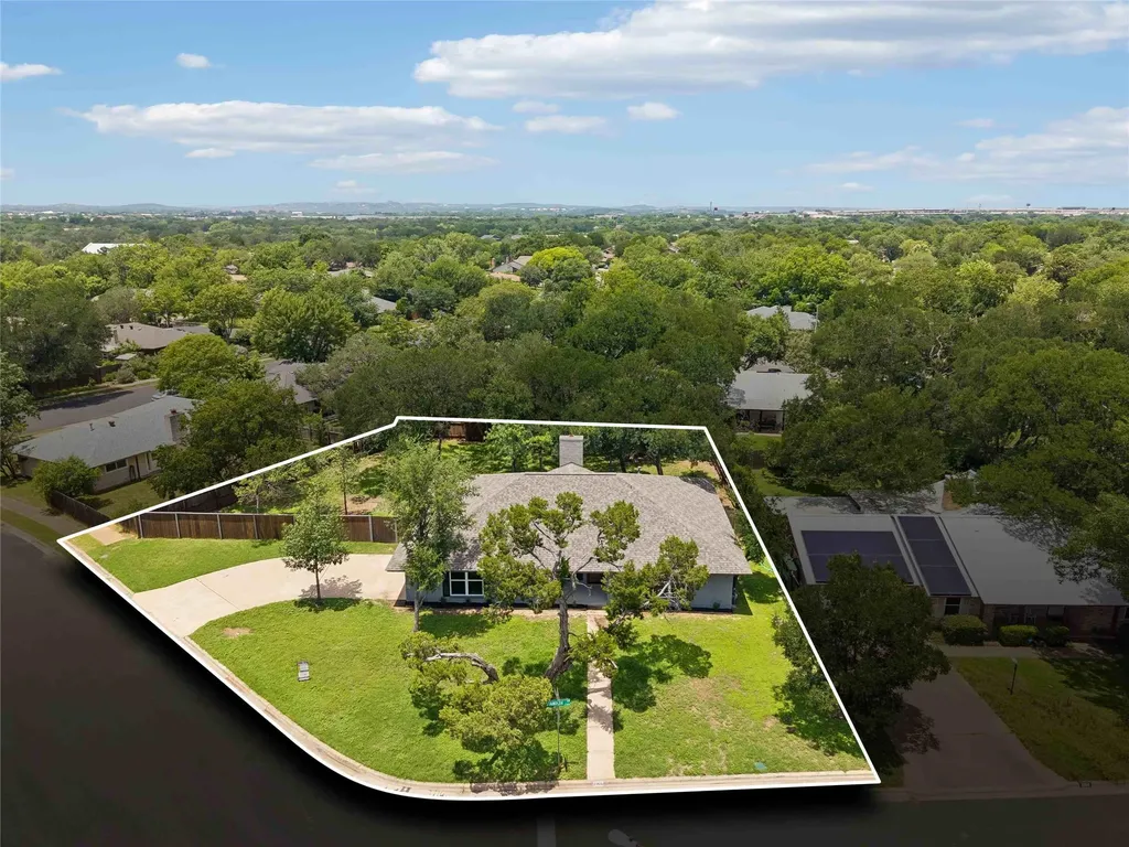 2306 Standish Drive Austin TX 78745