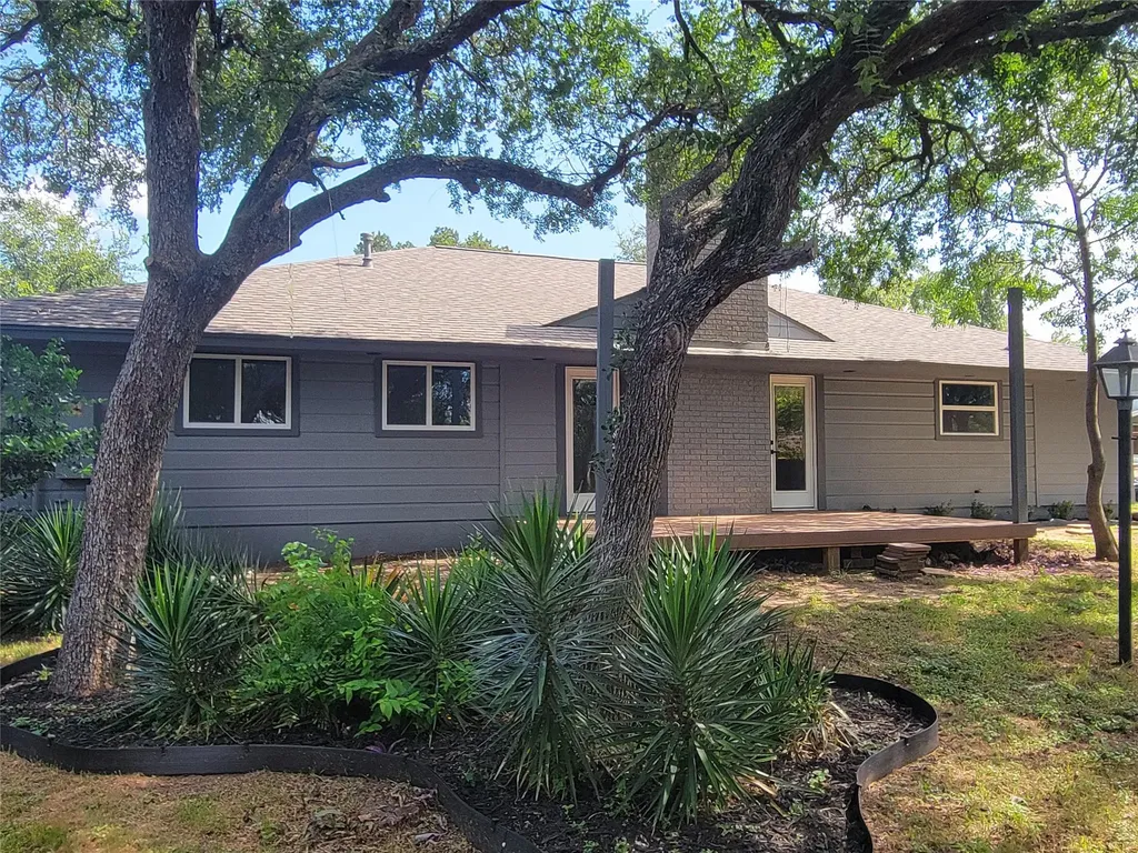 2306 Standish Drive Austin TX 78745
