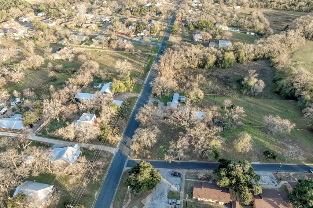 Lot 1 E Alamo Street Elgin TX 78621