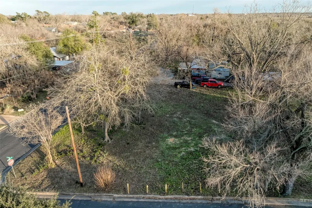 Lot 1 E Alamo Street Elgin TX 78621