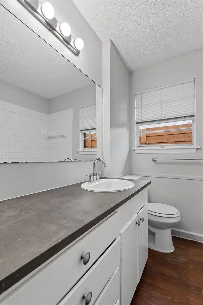 2203 Ventura Drive Austin TX 78741