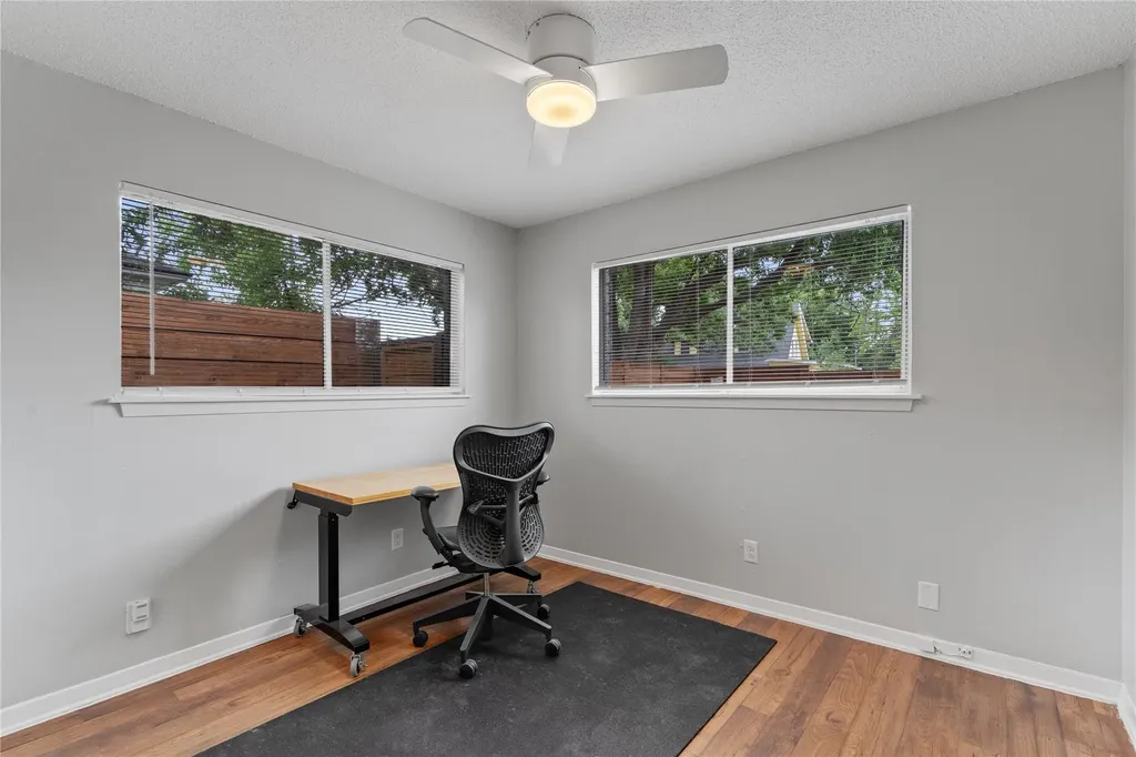 2203 Ventura Drive Austin TX 78741