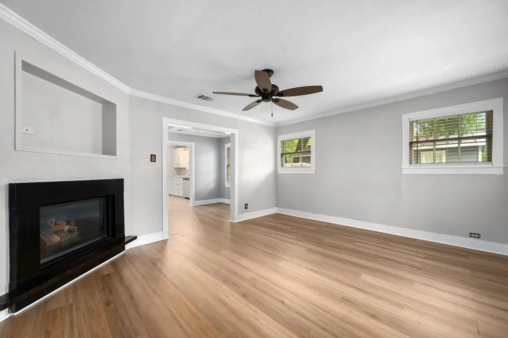 1216 S Myrtle Street Georgetown TX 78626