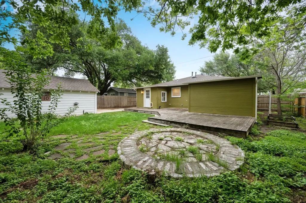 1216 S Myrtle Street Georgetown TX 78626