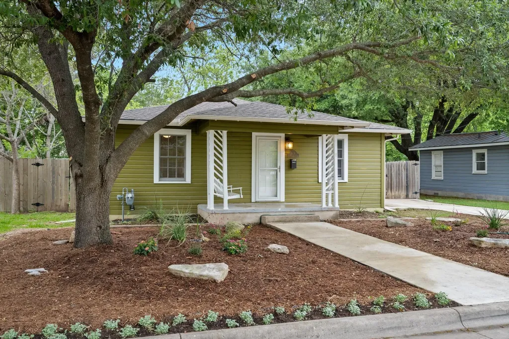 1216 S Myrtle Street Georgetown TX 78626