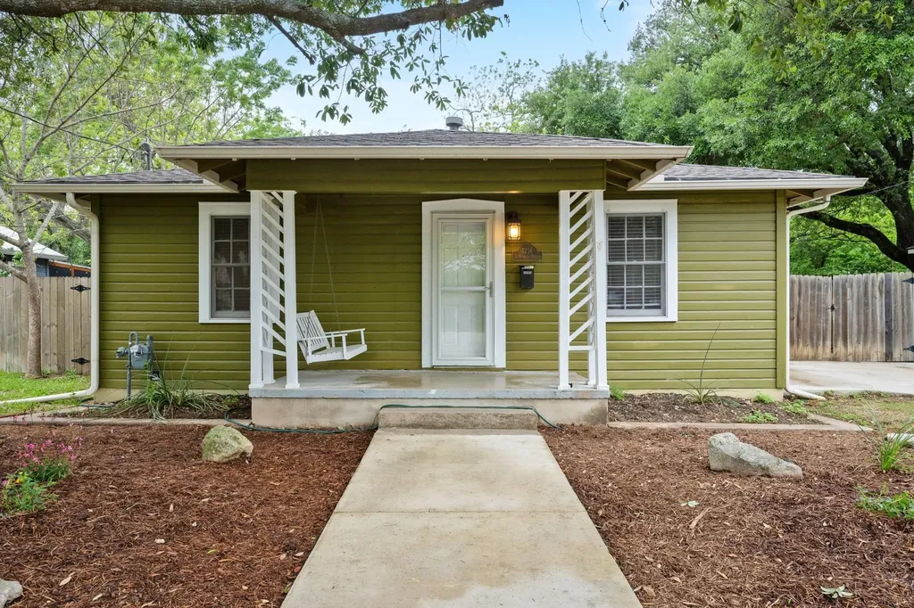 1216 S Myrtle Street Georgetown TX 78626