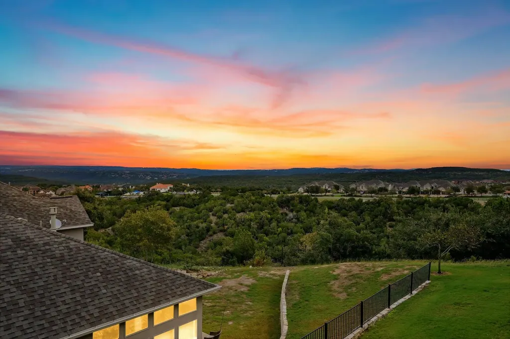 208 Aria Ridge Austin TX 78738