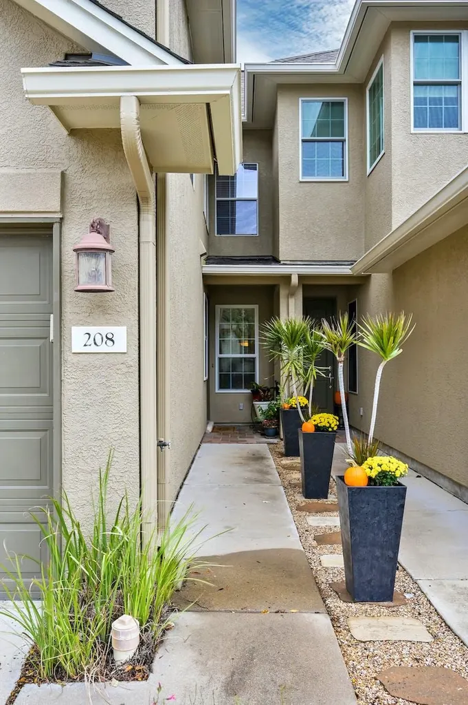 208 Aria Ridge Austin TX 78738