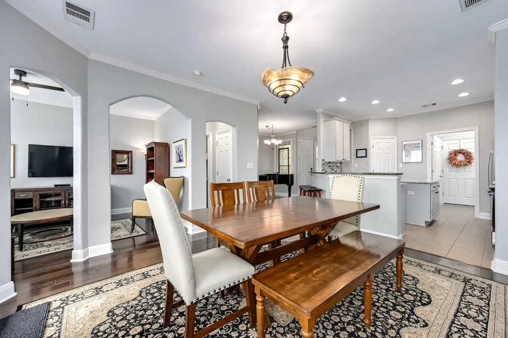 208 Aria Ridge Austin TX 78738