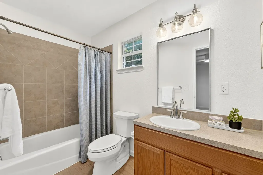 1010 Louise Street Marble Falls TX 78654