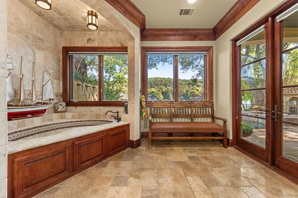 3111 Ski Shores Terrace Austin TX 78730