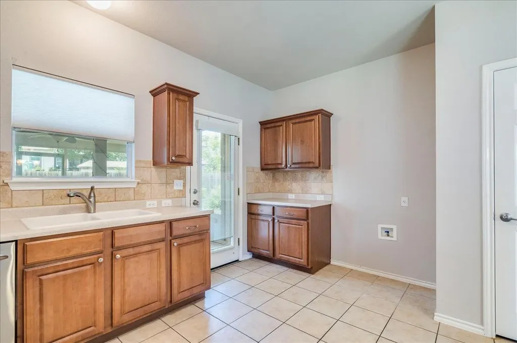 239 Dark Horse Lane Buda TX 78610