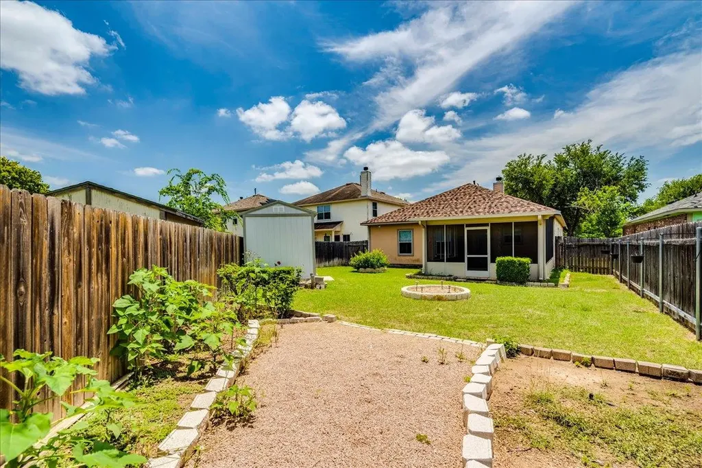 239 Dark Horse Lane Buda TX 78610