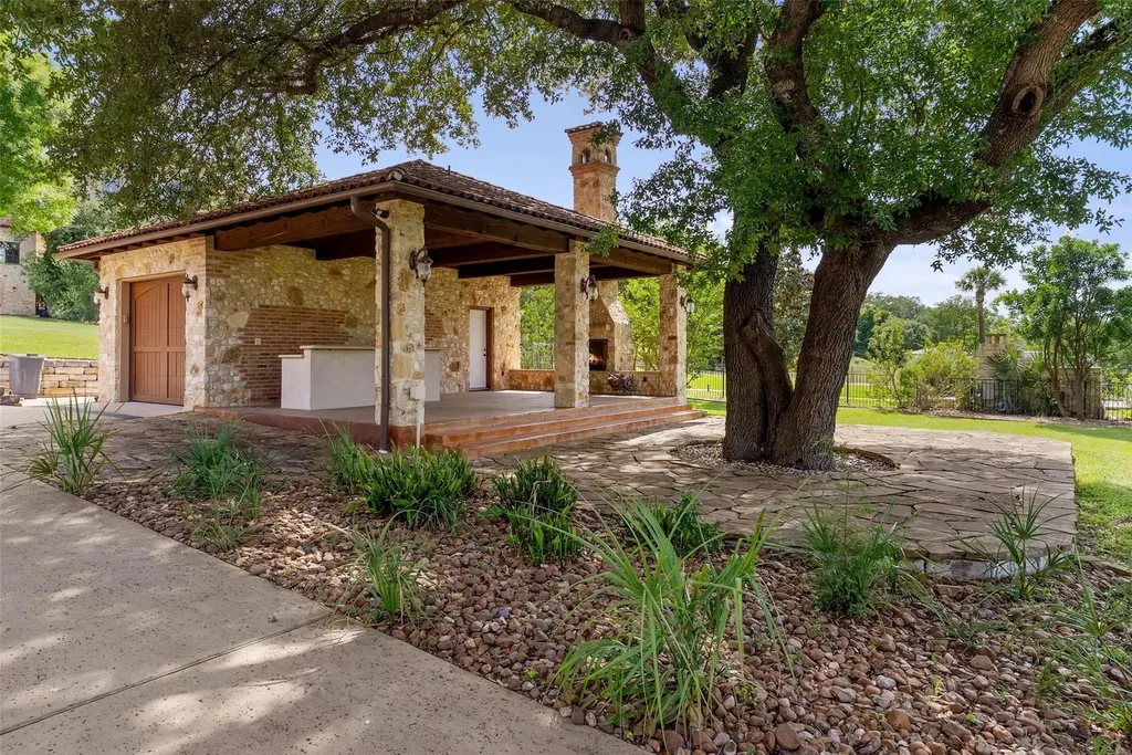 16714 Forest Way Austin TX 78734