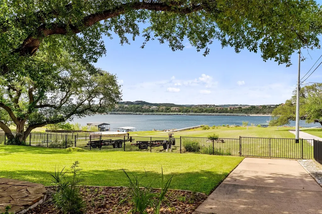 16714 Forest Way Austin TX 78734