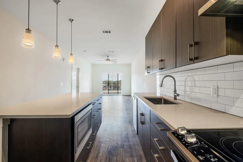 6444 Burnet Road Austin TX 78757