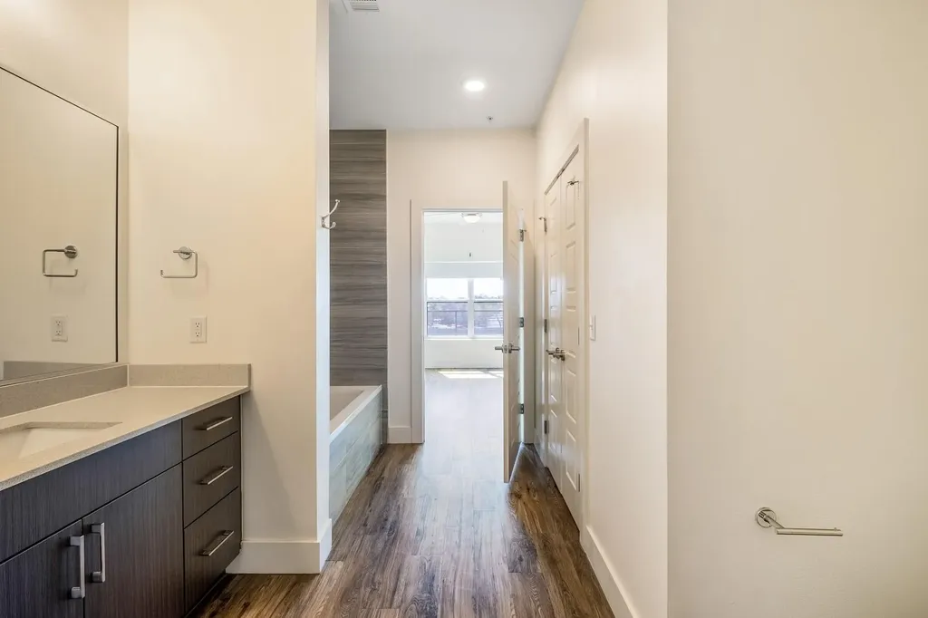 6444 Burnet Road Austin TX 78757