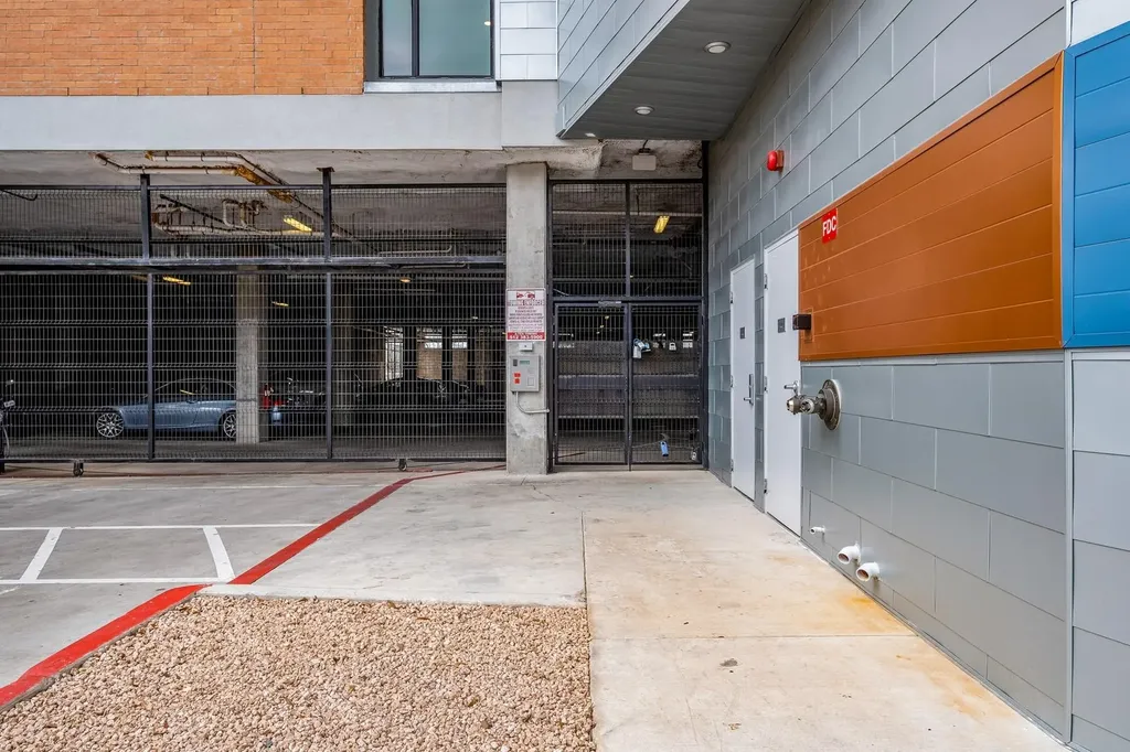 6444 Burnet Road Austin TX 78757