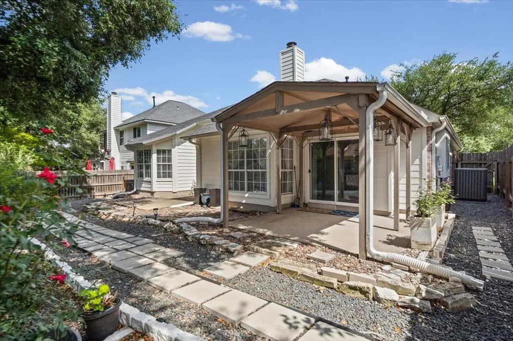 2312 Mockingbird Drive Round Rock TX 78681