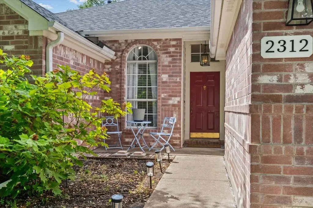 2312 Mockingbird Drive Round Rock TX 78681