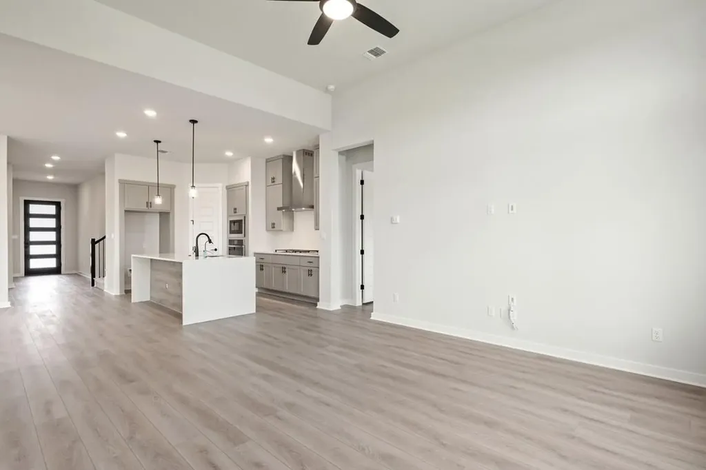10732 Worth Lane Manor TX 78653