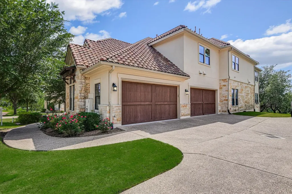 2210 University Club Drive Austin TX 78732