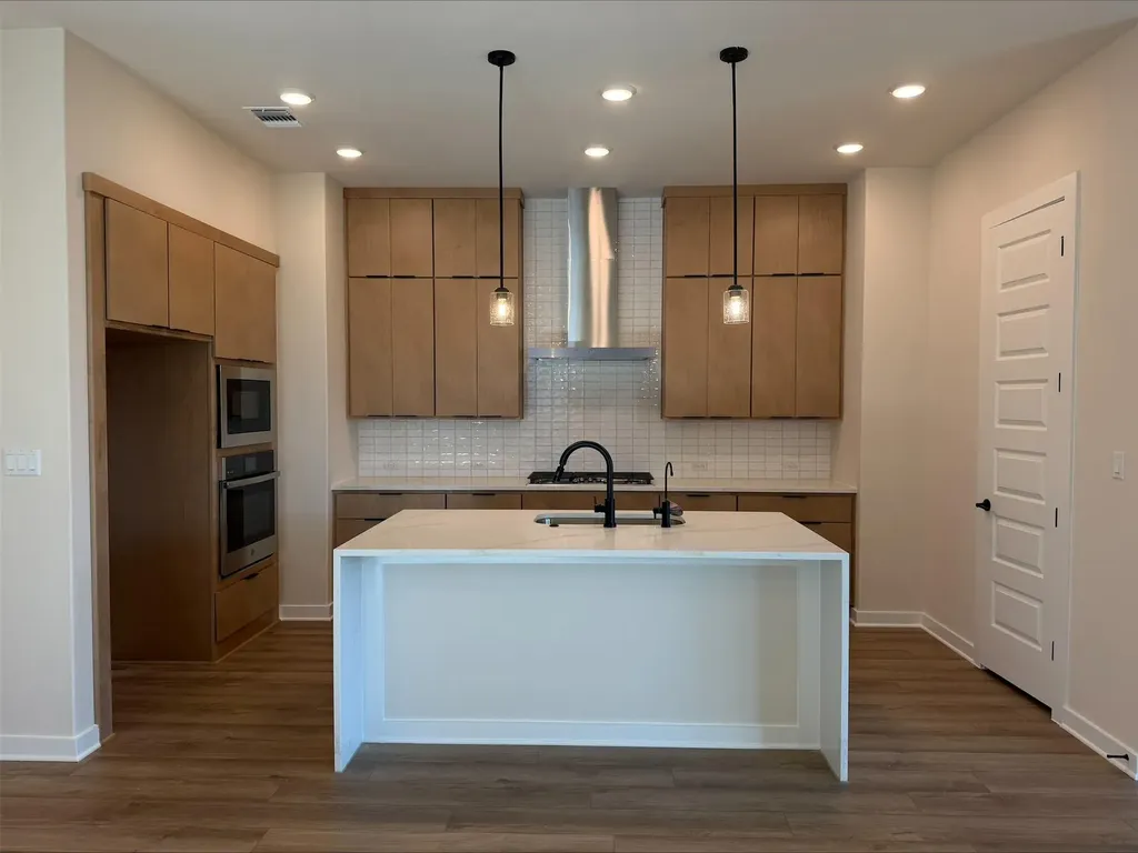147 Bishop Wood Road Dripping Springs TX 78620