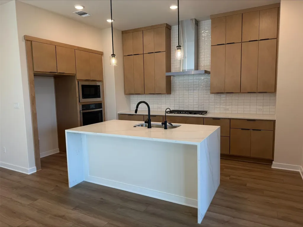 147 Bishop Wood Road Dripping Springs TX 78620
