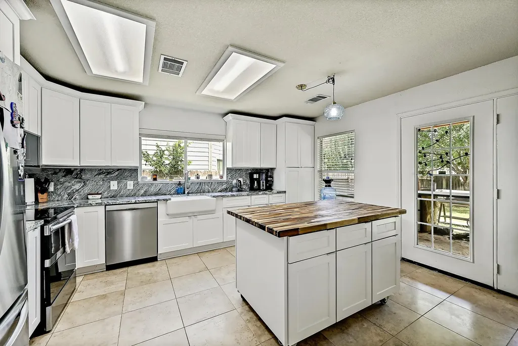 1061 London Lane Georgetown TX 78626