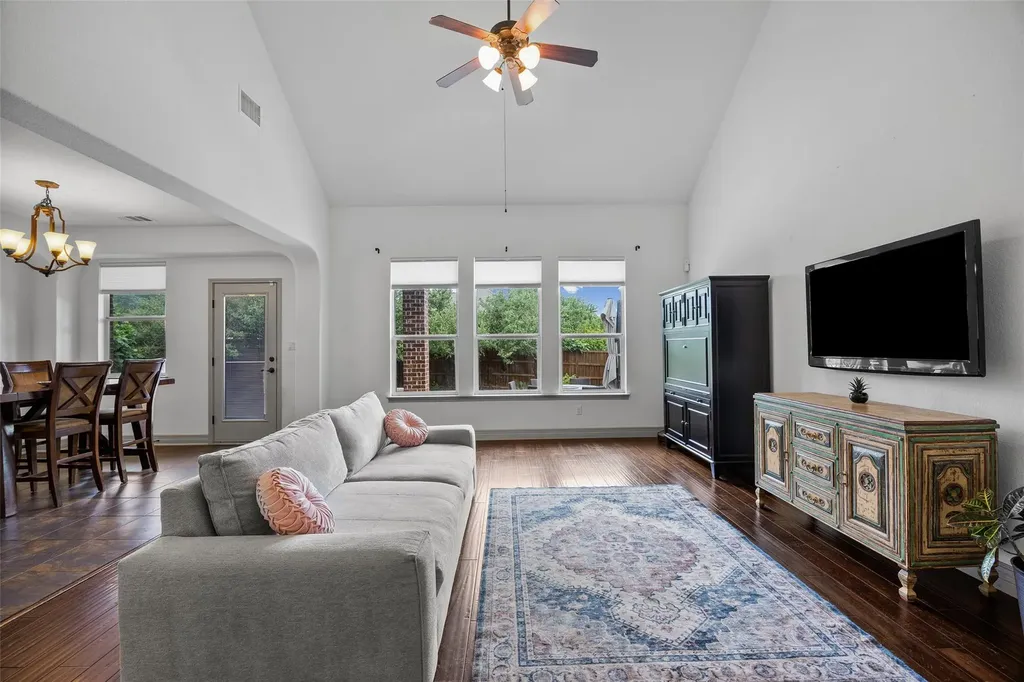 8000 Alophia Drive Austin TX 78739