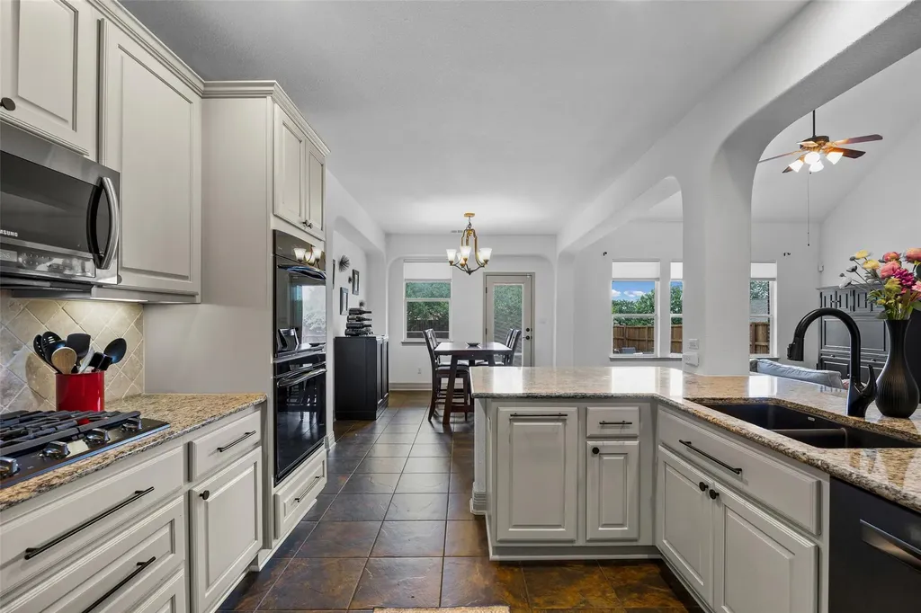 8000 Alophia Drive Austin TX 78739