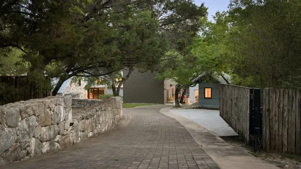 4707 Peace Pipe Path Austin TX 78746