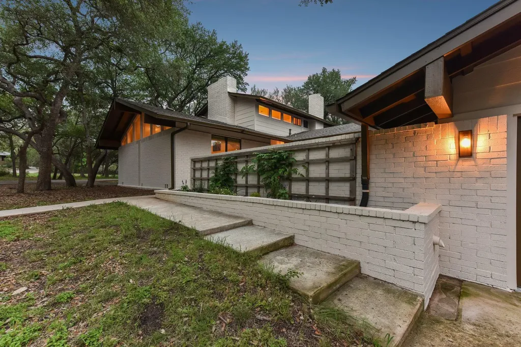 9004 Tara Lane Austin TX 78737