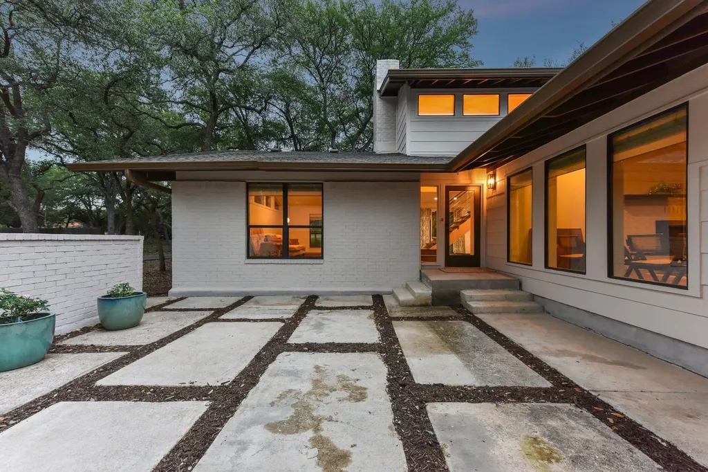 9004 Tara Lane Austin TX 78737
